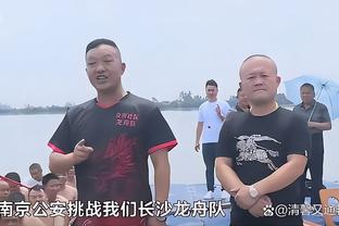 ?真世界难题啊！李凯尔发边线球吊远端底线失误……